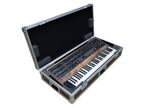 prophet5_flight_case_open_angle_p5