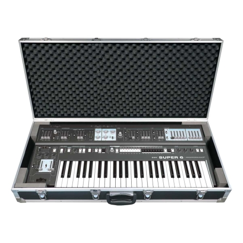 super6_hard_case_zoom-2